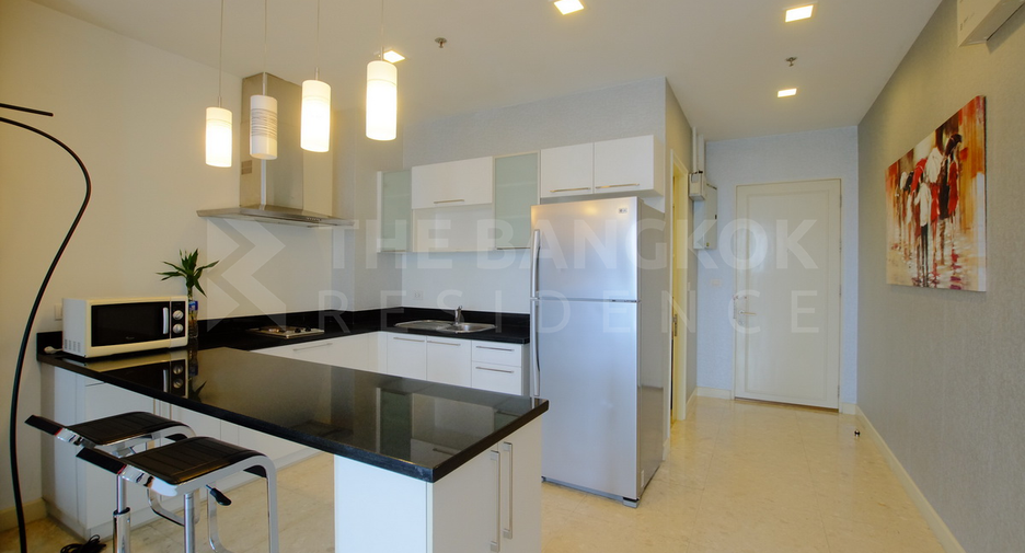For sale 1 bed condo in Khlong Toei, Bangkok