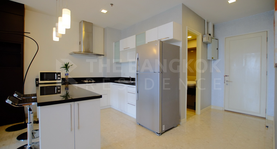 For sale 1 bed condo in Khlong Toei, Bangkok