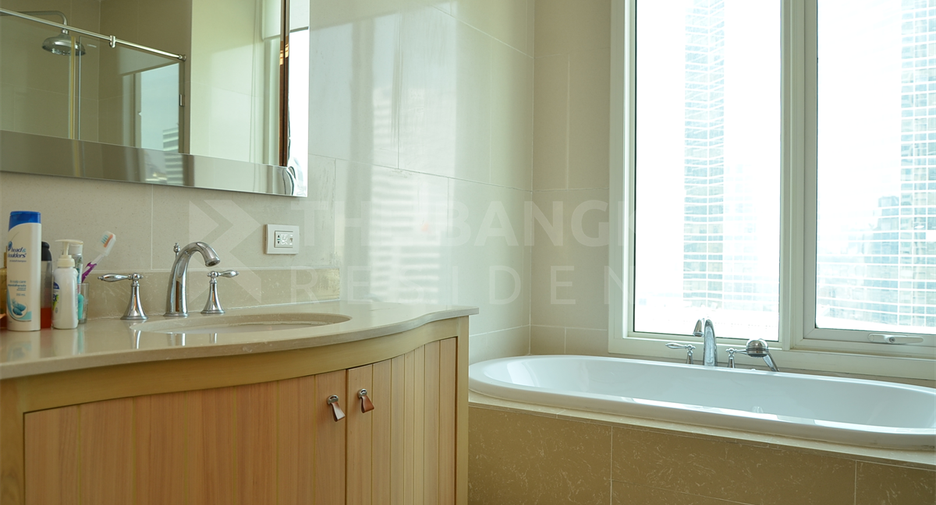For rent 2 ベッドルーム condo in Sathon, Bangkok