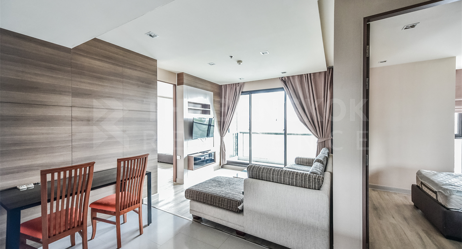 For rent 2 bedrooms condo in Sathon, Bangkok