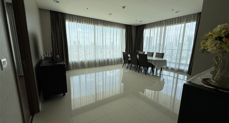 Condo en alquiler de 2 habitaciones en Bang Kho Laem, Bangkok