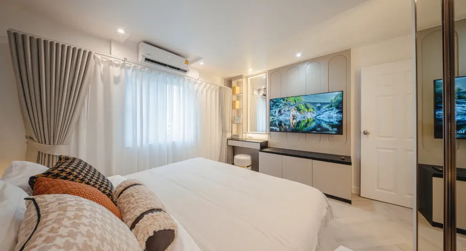 For rent 3 ベッドルーム condo in Yan Nawa, Bangkok
