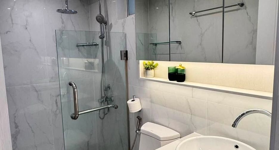 For rent 2 ベッドルーム condo in Yan Nawa, Bangkok