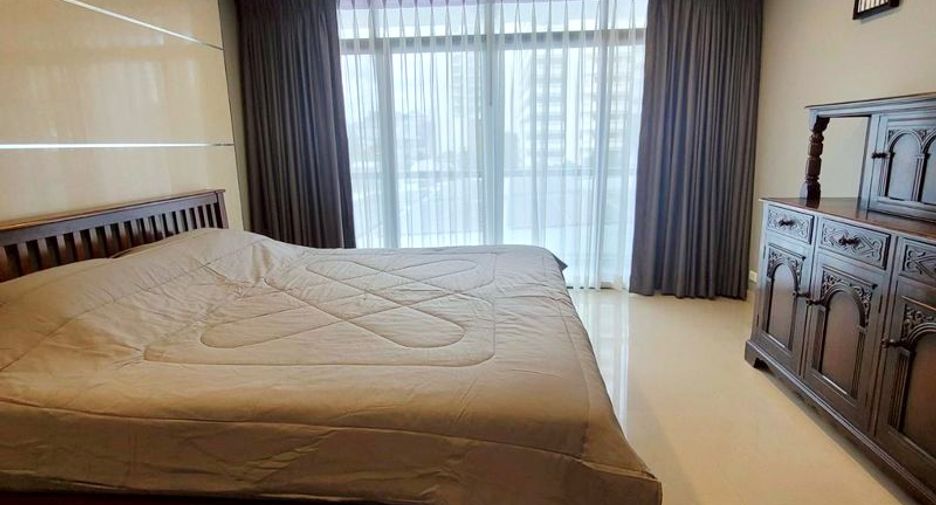 For sale 2 bedrooms condo in Watthana, Bangkok