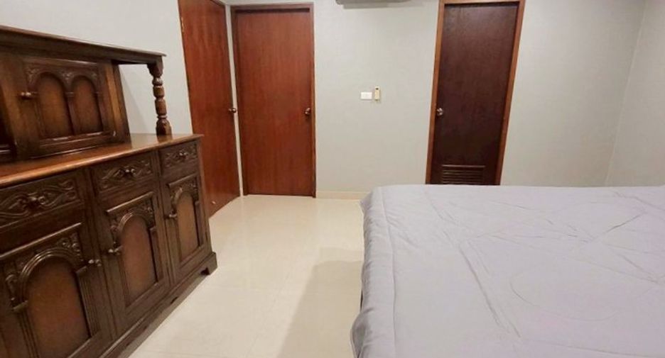 For sale 2 bedrooms condo in Watthana, Bangkok
