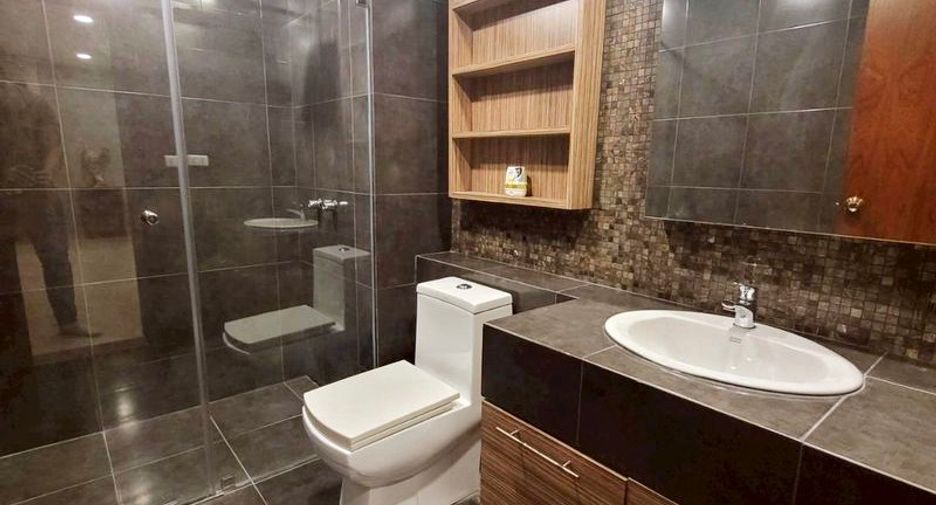 For sale 2 bedrooms condo in Watthana, Bangkok