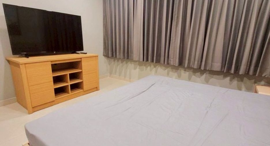 For sale 2 bedrooms condo in Watthana, Bangkok