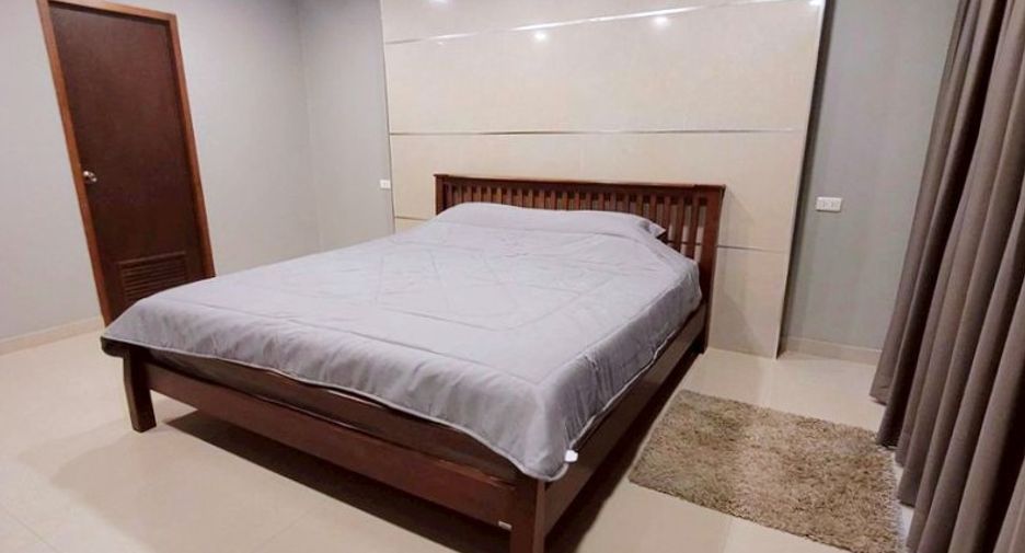 For sale 2 bedrooms condo in Watthana, Bangkok