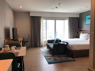 Wohnung zur Miete mit 3 Zimmer in Khlong Toei, Bangkok