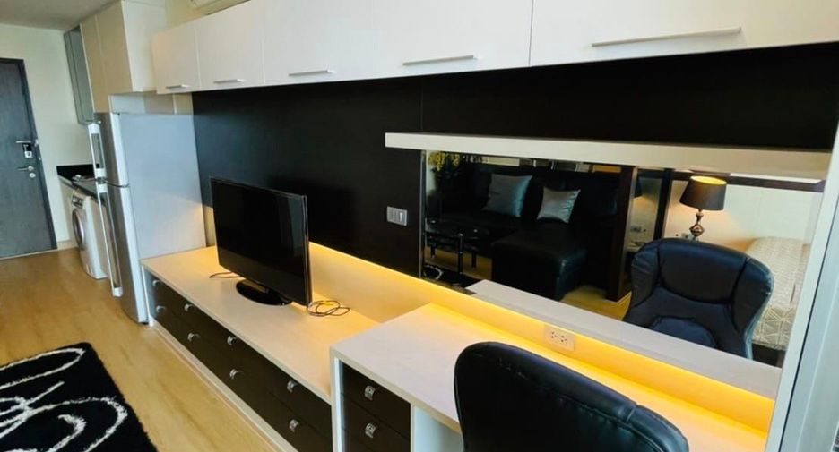 For rent studio condo in Khlong Toei, Bangkok