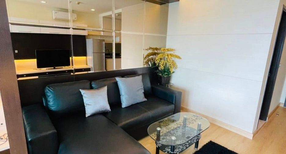 For rent studio condo in Khlong Toei, Bangkok