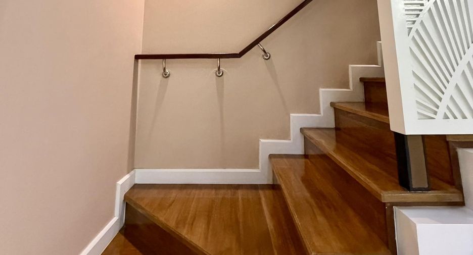 For rent and for sale 3 bedrooms townhouse in Khlong Toei, Bangkok