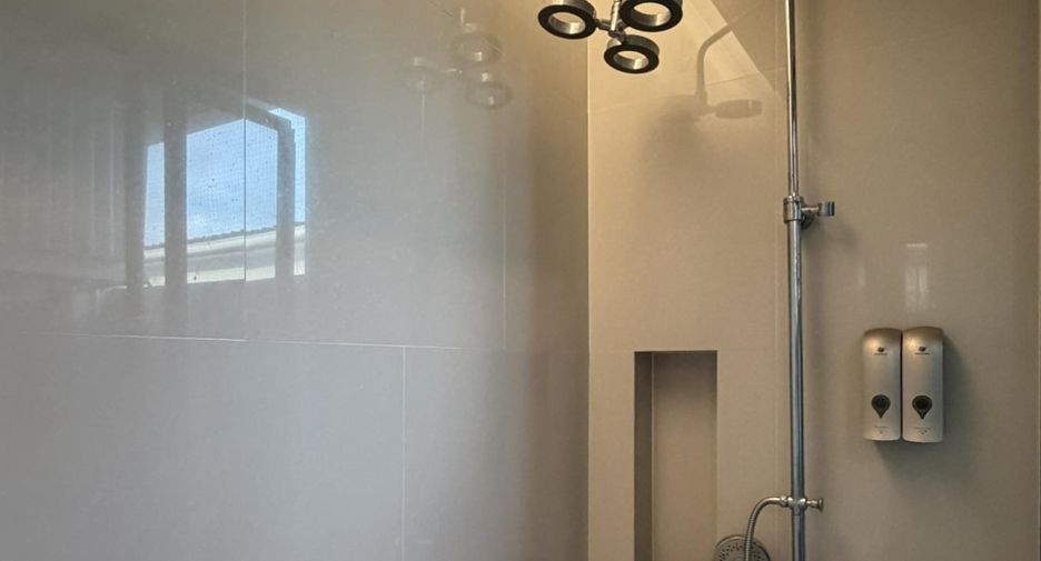 For rent and for sale 3 bedrooms townhouse in Khlong Toei, Bangkok