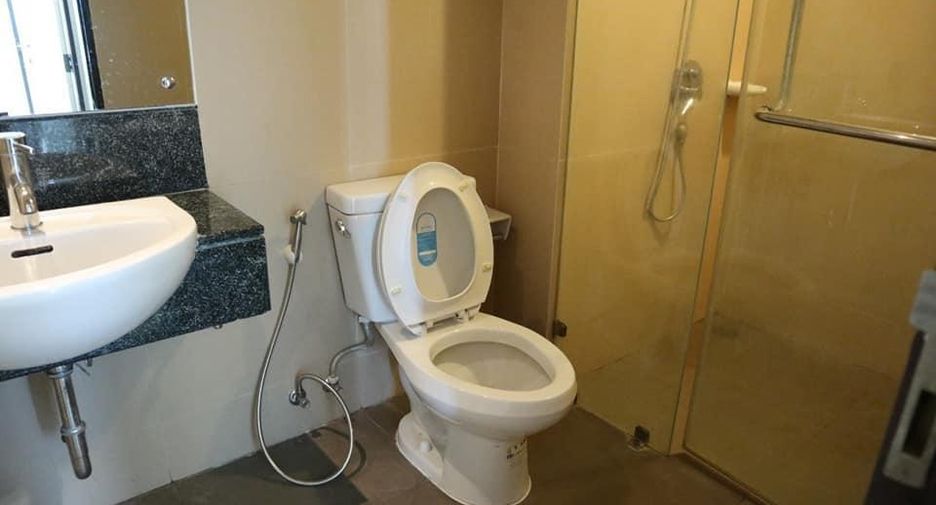 For rent and for sale 2 bedrooms condo in Watthana, Bangkok