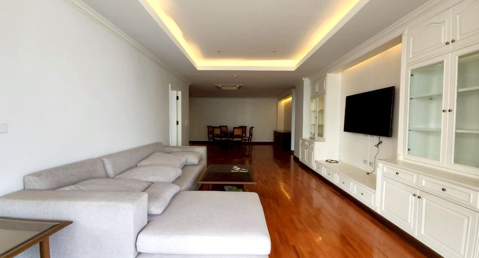 For rent 3 bedrooms condo in Khlong Toei, Bangkok