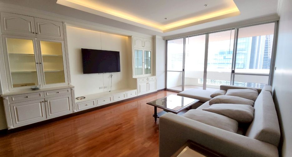 For rent 3 bedrooms condo in Khlong Toei, Bangkok