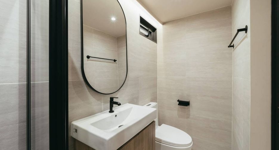 For rent 5 bedrooms house in Khlong Toei, Bangkok