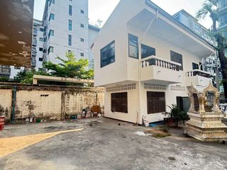 For rent land in Phra Khanong, Bangkok