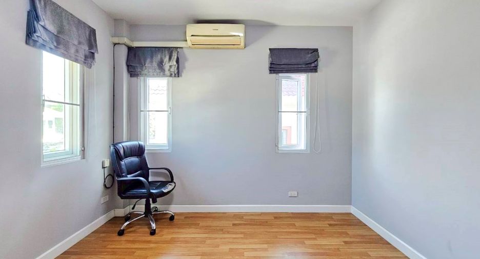 Haus zur Miete mit 4 Zimmer in Watthana, Bangkok