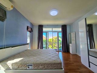 Haus zur Miete mit 4 Zimmer in Watthana, Bangkok