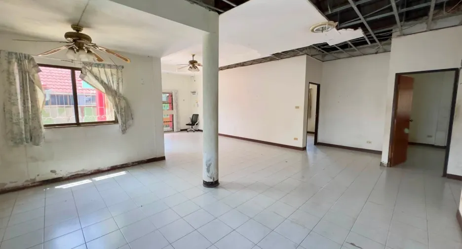 出售 4 卧室 独立屋 在 Mueang Mukdahan, Mukdahan