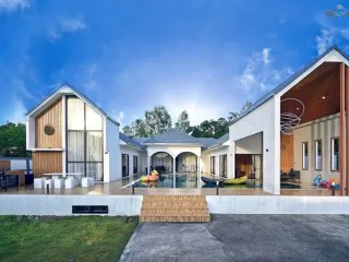 Villa zum Kauf mit 4 Zimmer in Bang Lamung, Chonburi
