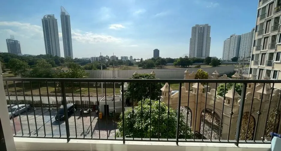 For sale 2 bedrooms condo in Jomtien, Pattaya