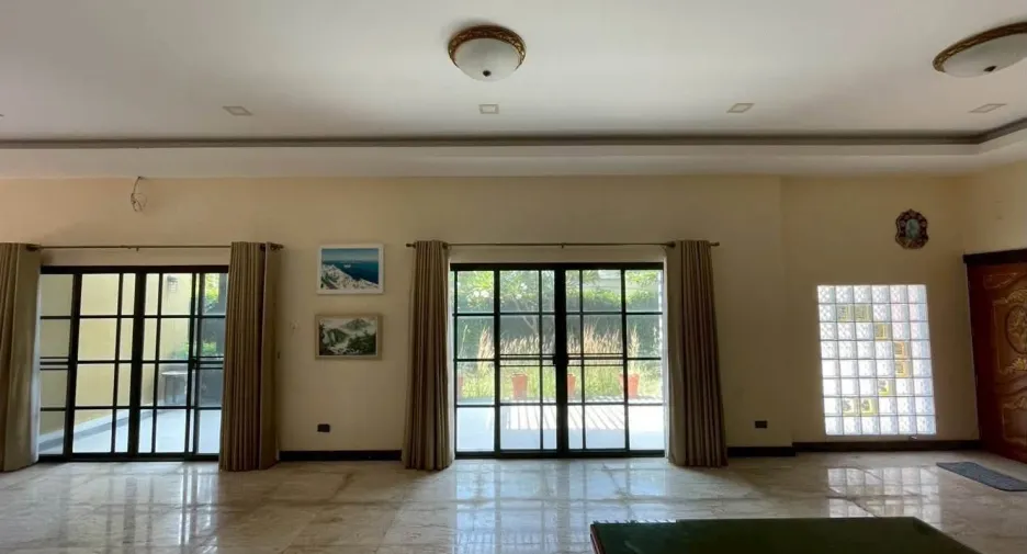 For sale 5 bedrooms house in Bang Lamung, Chonburi