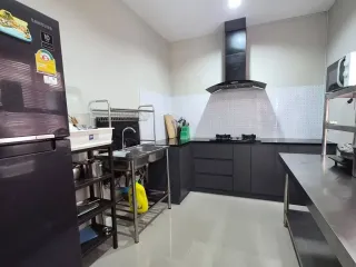 For rent 4 bedrooms house in Saraphi, Chiang Mai