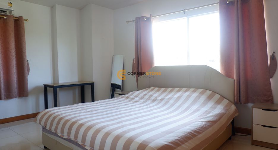 Casa en alquiler de 3 habitaciones en Bang Lamung, Chonburi
