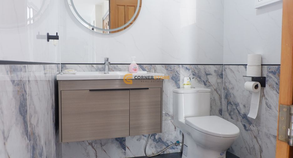 Casa en alquiler de 3 habitaciones en Bang Lamung, Chonburi