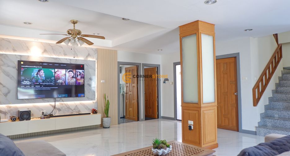 Casa en alquiler de 3 habitaciones en Bang Lamung, Chonburi