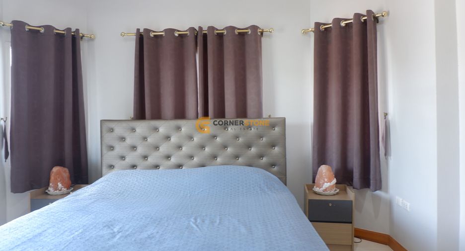 Casa en alquiler de 3 habitaciones en Bang Lamung, Chonburi