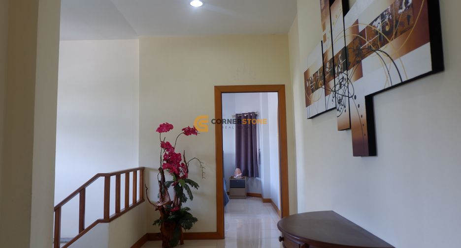 Casa en alquiler de 3 habitaciones en Bang Lamung, Chonburi