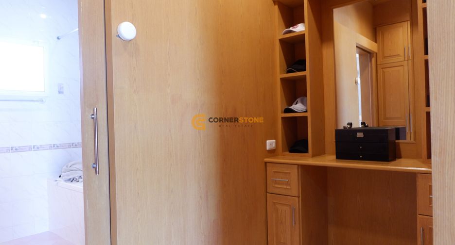 Casa en alquiler de 3 habitaciones en Bang Lamung, Chonburi