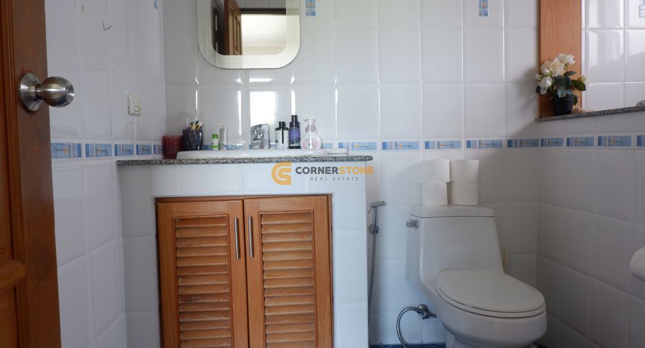 Casa en alquiler de 3 habitaciones en Bang Lamung, Chonburi