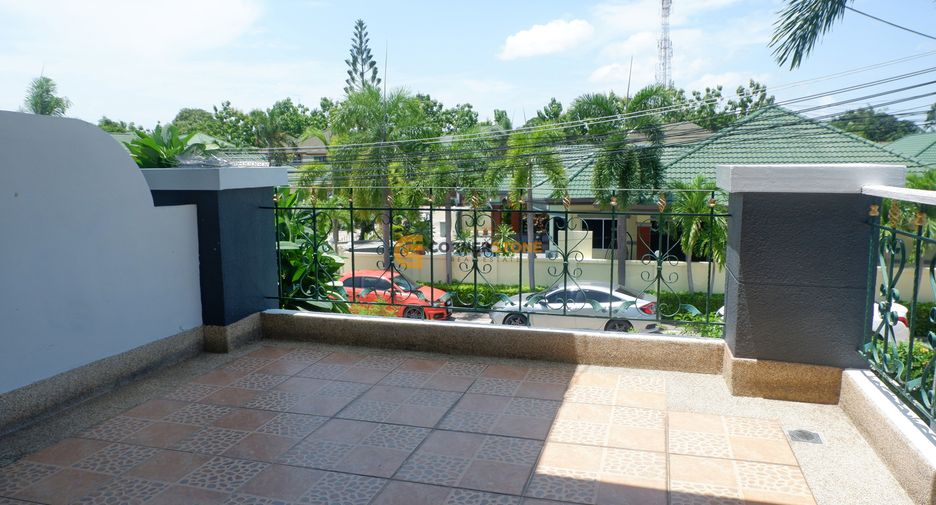 Casa en alquiler de 3 habitaciones en Bang Lamung, Chonburi