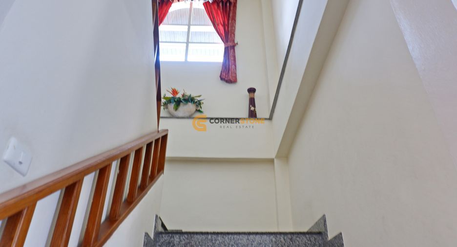 Casa en alquiler de 3 habitaciones en Bang Lamung, Chonburi