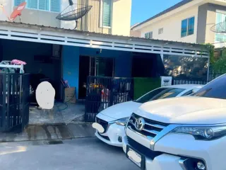 For sale and for rent 3 bedrooms townhouse in Khlong Sam Wa, Bangkok