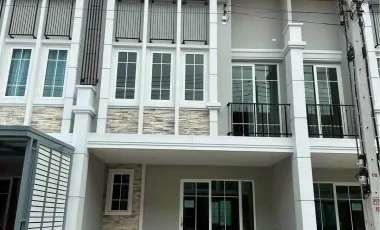 Аренда 4 спальни таунхаус в Khlong Luang, Патумтани