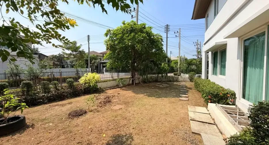 À louer 3 chambres maison à Phutthamonthon, Nakhon Pathom