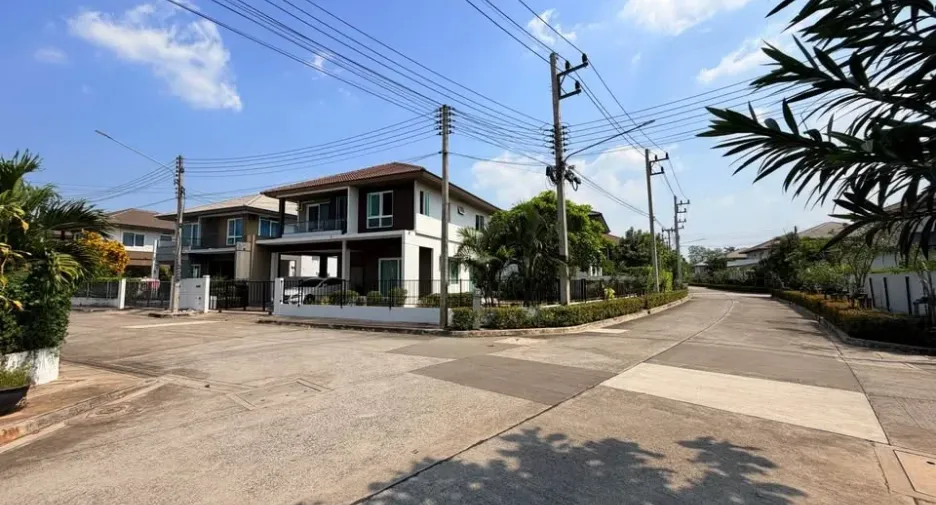 À louer 3 chambres maison à Phutthamonthon, Nakhon Pathom
