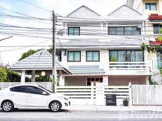 Casa adosada en alquiler de 4 habitaciones en Ban Chang, Rayong