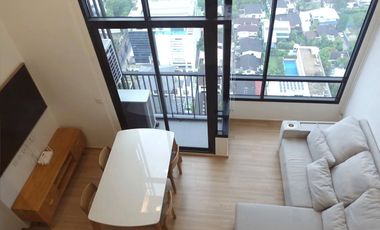 Condo en venta y en alquiler de 2 habitaciones en Watthana, Bangkok