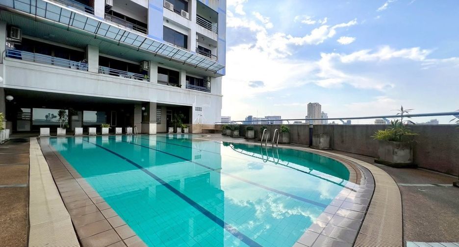 For sale 2 bedrooms condo in Chatuchak, Bangkok