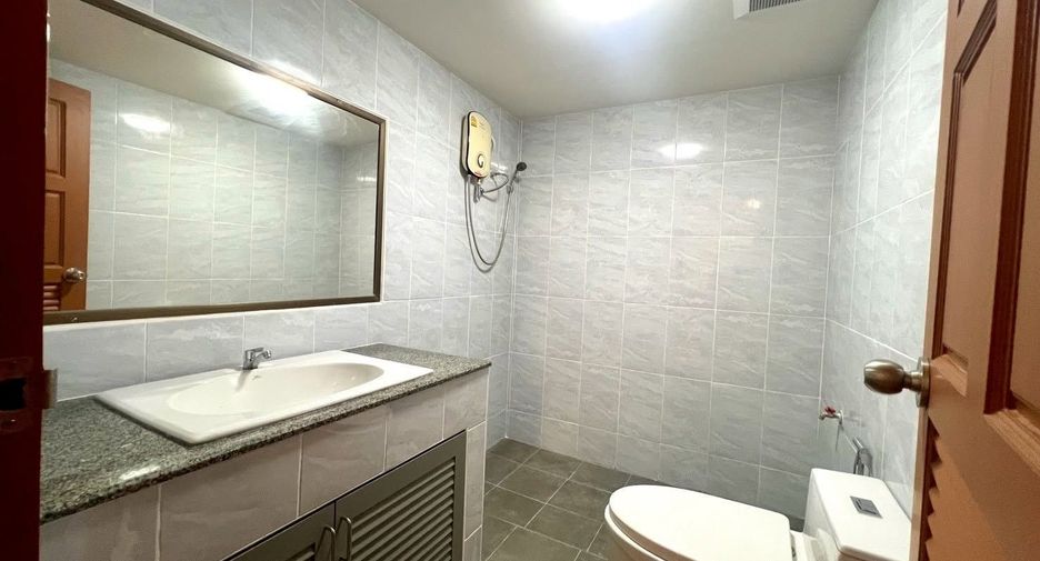 For sale 2 bedrooms condo in Chatuchak, Bangkok