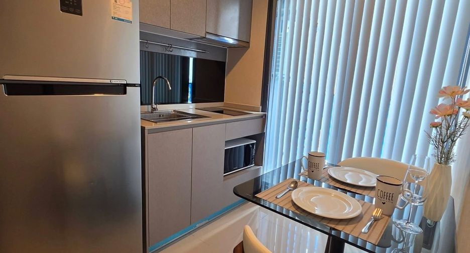 Condo en alquiler de 1 habitaciones en Phra Khanong, Bangkok