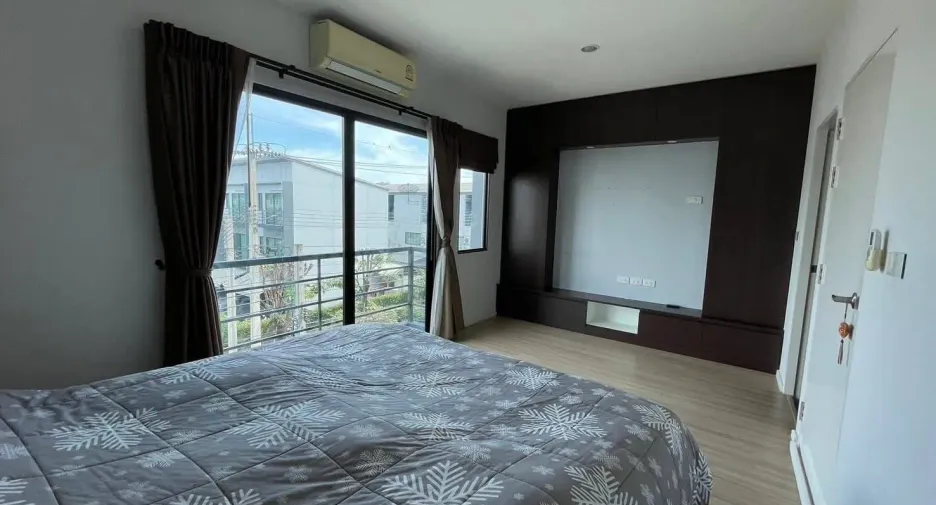 For rent 3 ベッドルーム townhouse in Prawet, Bangkok