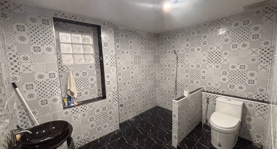 À louer 1 chambre maison à Khan Na Yao, Bangkok