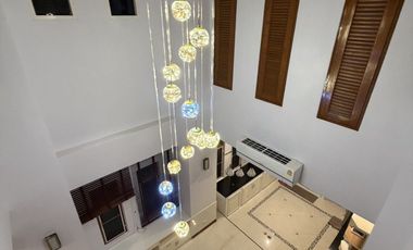For rent 4 bedrooms villa in Watthana, Bangkok